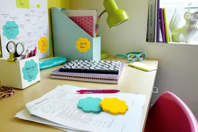 Alt view image 3 of 6 - Post-it Notes, Daisy Shape, Assorted Colors, 2.6x2.6 in, 2 Pads, 75 Sheets/Pad (7350-DSY)