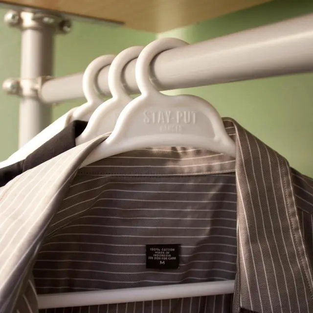 Alt view image 2 of 2 - Tri-Lynx 1200W Lynx Stay-Put Hanger (6 pack), White