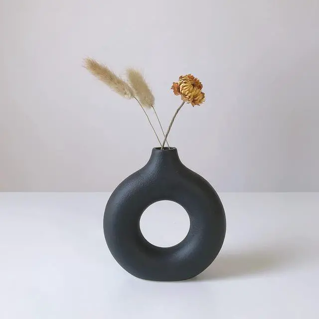 Main image of White Ceramic Vases for Pampas Grass,Water Drop Design Doughnut vase Modern Home Decor Minimalist Nordic Boho Ins Style (Black Mini)