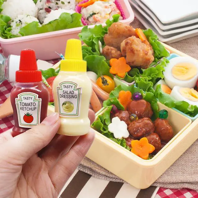 Alt view image 4 of 7 - Niurewan 8 Pcs Mini Ketchup Bottles,25ml Condiment Squeeze Bottle,Plastic Portable Containers Bottle for Adults,Office,Lunchbox,Picnic,Oil,Soy Sauce,Honey,Salad Dressing