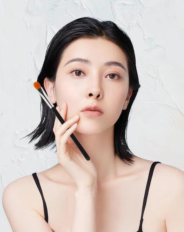 Alt view image 4 of 4 - Extra flat round brush eyebrow concealer brush,concealer brushs,flat makeup brush,Brow Brushes (E32)