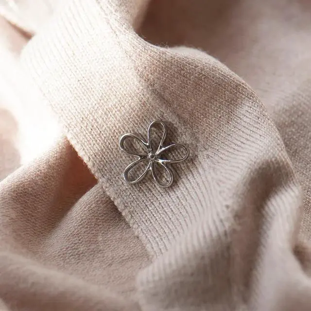 Alt view image 3 of 7 - 6 PCS Daisy Modesty Brooch, Gold & Silver Dainty Floral Lapel Accessory, Decorative Clip for Scarf, Bag and Cardigan