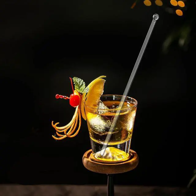 Alt view image 4 of 7 - 100 Pieces Disposable Plastic Round Top Clear Swizzle Sticks, Crystal Cake Stick, Cocktail Coffee Drink Stirrers 7.24 Inch (Transparent)