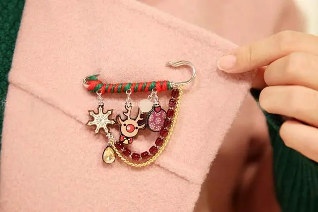 Alt view image 5 of 7 - Honbay 10PCS 5.7cm/2.24inch Heavy Duty Safety Pins Brooch with 3 Holes for Blankets, Skirts, Kilts, Knitted Fabric, Crafts