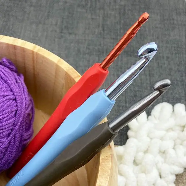 Alt view image 4 of 7 - Hobekoee 0.5mm Lace Crochet Hook Ergonomic Handle for Arthritic Hands Soft & Smooth Knitting Needles for Beginners and Crocheting Yarn
