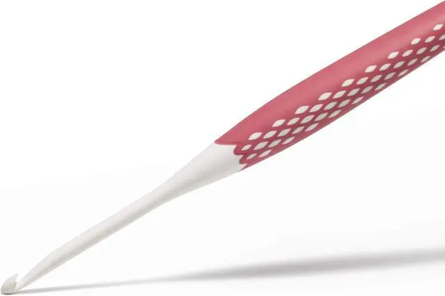 Alt view image 2 of 3 - Prym Crochet Hook G, Size G6/4mm, Rubber handle