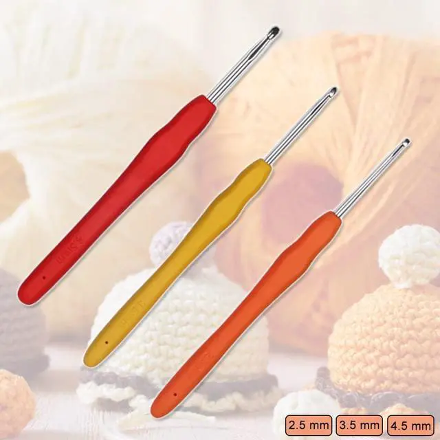 Alt view image 2 of 7 - Crochet Hooks 2.5mm 3.5mm 4.5mm Crochet Needles QLRFFLJOY 3 pcs Crochet Hook Set DIY Yarn Weaving Tools for Knitting Gloves, Shoes, Bags, Hats, Socks, Scarf