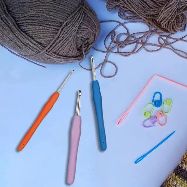 Alt view image 6 of 7 - Crochet Hooks 2.5mm 3.5mm 4.5mm Crochet Needles QLRFFLJOY 3 pcs Crochet Hook Set DIY Yarn Weaving Tools for Knitting Gloves, Shoes, Bags, Hats, Socks, Scarf