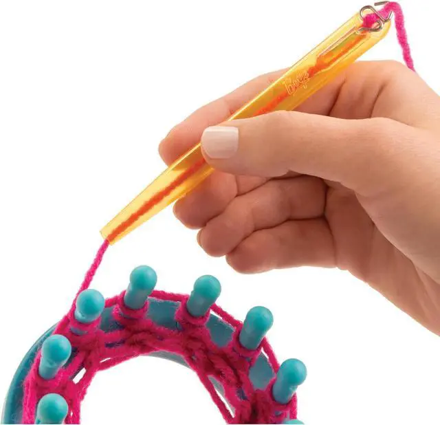 Alt view image 6 of 6 - Boye Loom Pen Threading Tool | Wrap Loom Pegs Smoothly & Quickly, Yarn Threader Stored Inside