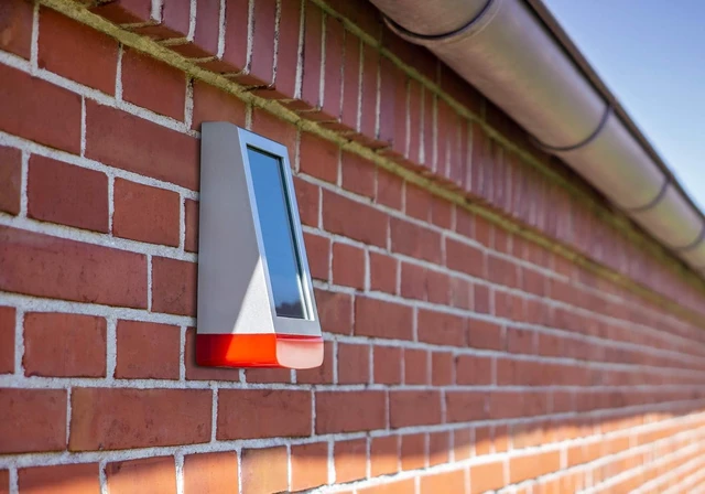 Alt view image 7 of 7 - Exterior Alarm Siren