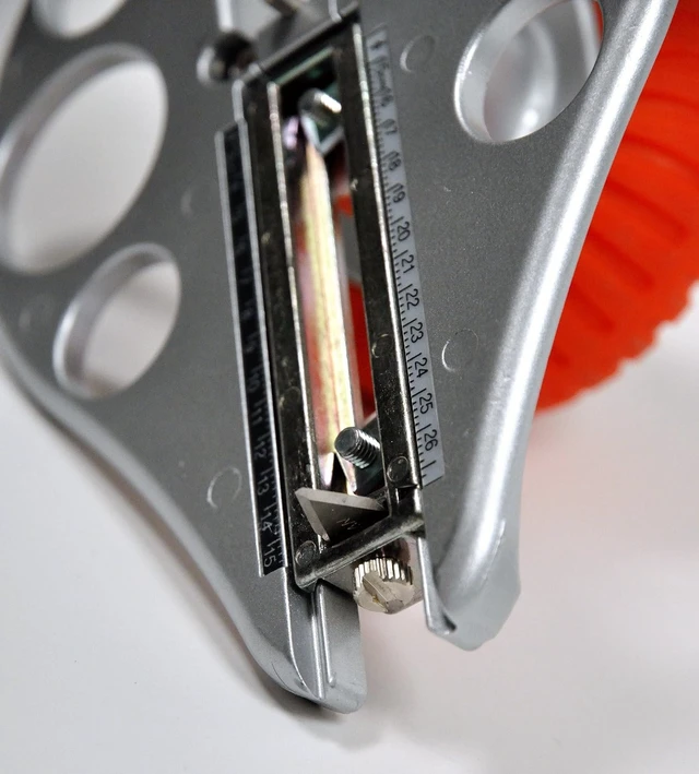 Alt view image 5 of 7 - Heavy-Duty Circle Cutter, 1-3/16 ~ 10-1/4 Dia. (C-3000GP)