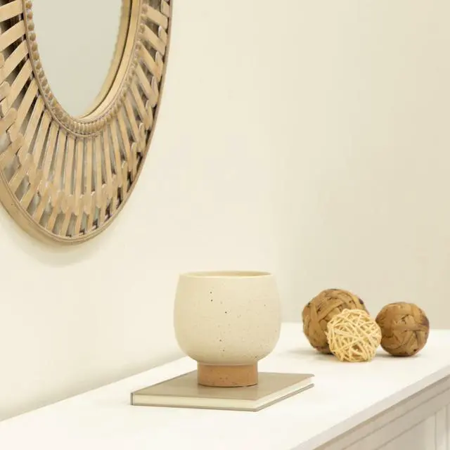Alt view image 4 of 6 - Mainstays 5.5 in Cream Speckle Ceramic Indoor Planter with Tan Base