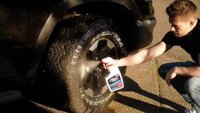 Alt view image 4 of 4 - Black Magic Bleche-Wite Tire Cleaner 32 oz - 120066