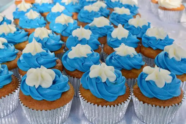 Alt view image 2 of 7 - Gifbera Standard Silver Foil Cupcake Liners, 200Count