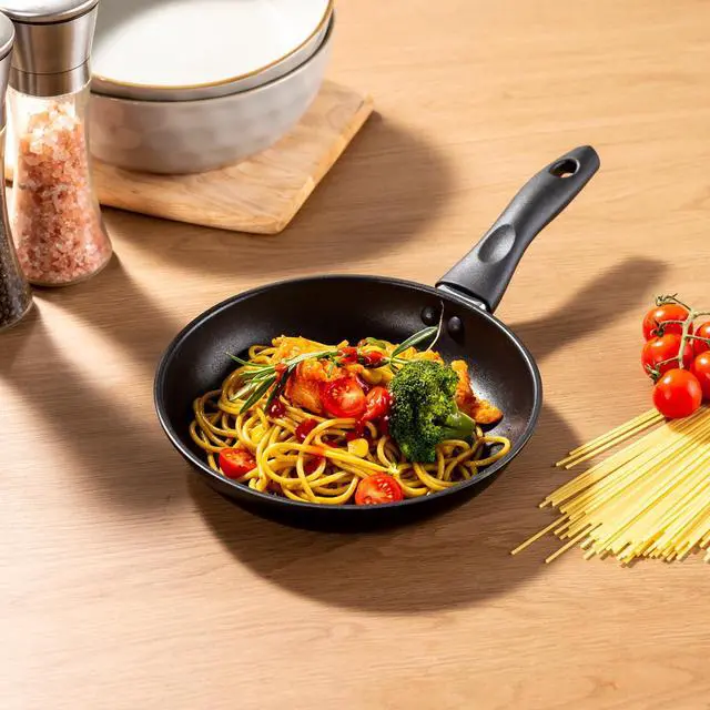 Main image of Mainstays 8 in Nonstick Aluminum Skillet, Black, Dishwasher Safe
