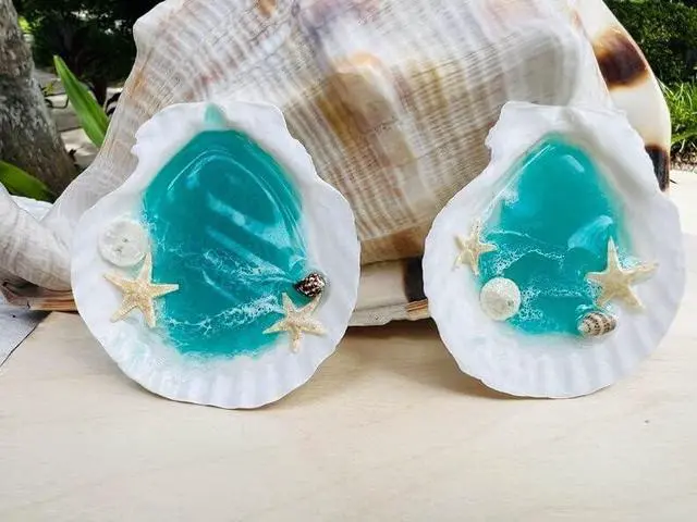 Alt view image 5 of 7 - SEAJIAYI 30 PCS Scallop Shells 2-3 Inch Natural White Sea Shells from Sea Beach for DIY Craft Home Décor(6-8 cm)
