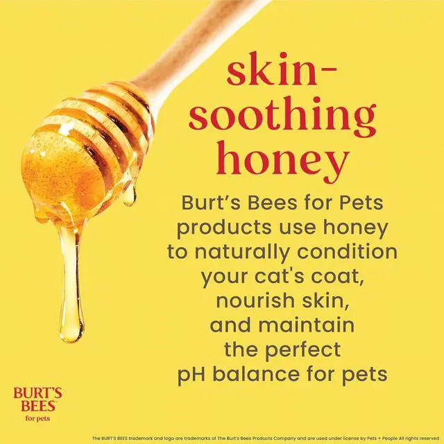 Alt view image 3 of 7 - Burts Bees for Pets Cat Dander Remover Wipes, Unscented, 50 Count | Colloidal oat flour and aloe soothe dry skin and reduce flaking, gentle grooming for cats and kittens