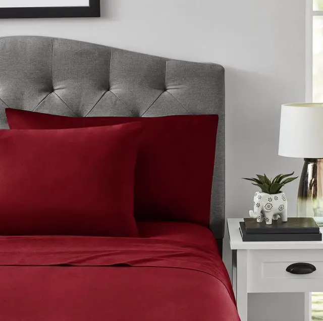Main image of Mainstays, 300 Thread Count, Cotton Blend, Percale, Easy Care, Adult / Teen, 2 Pillowcases, Merlot, Standard / Queen