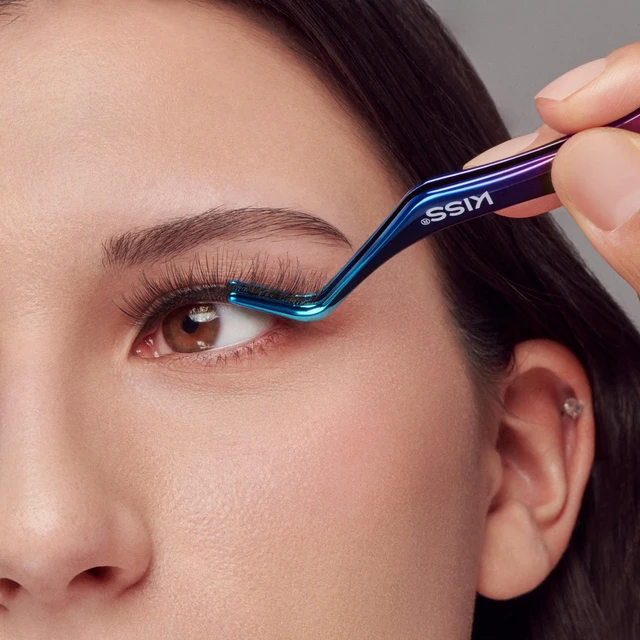 Alt view image 2 of 5 - Kiss Falscara False Eyelash Applicator Tool for Individual Lashes, Ombre Chrome