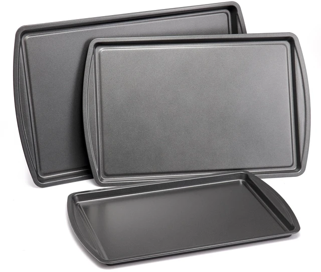 Main image of Mainstays 3-Piece Carbon Steel Nonstick Cookie Sheet Bakeware Set, 11" x 17", 10" x 15", 9" x 13", Gray