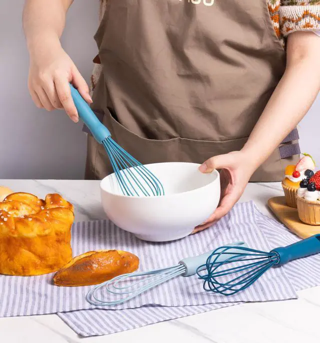 Alt view image 6 of 7 - Mainstays 3-Piece Silicone Whisk Set, 10.5"/10.4"/9.6" L, Blue Color