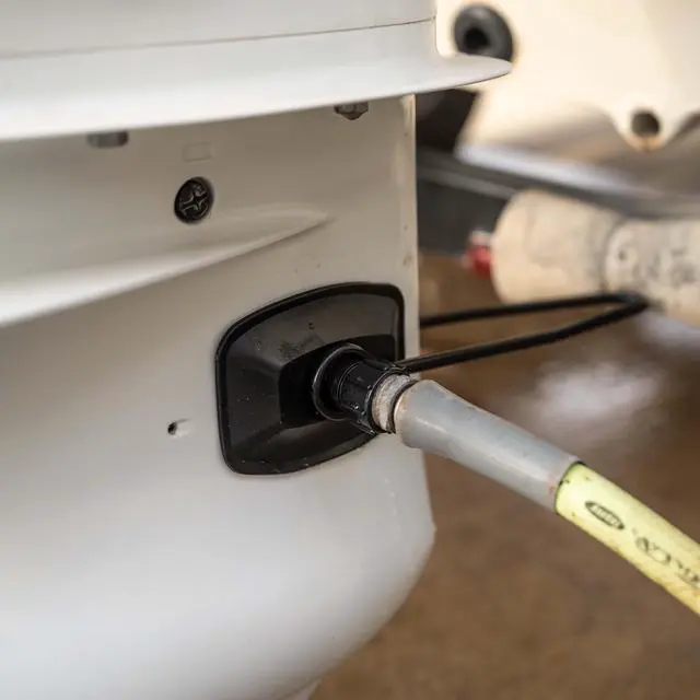 Alt view image 6 of 7 - Ozark Trail Large Motor Flusher for Outboard Boat Engines