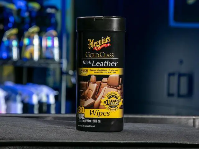 Alt view image 4 of 7 - Meguiar's Gold Class Rich Leather Cleaner & Conditioner Wipes, 30 Wipes