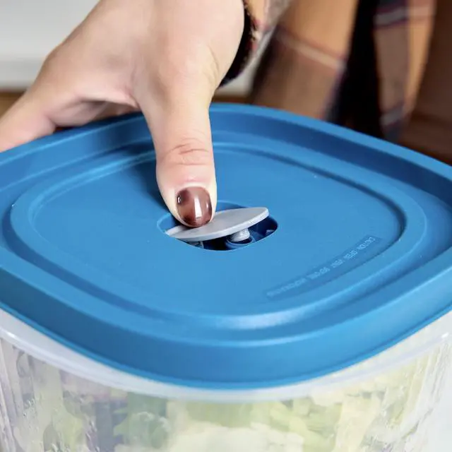 Alt view image 4 of 7 - Mainstays Reusable Food Storage Containers, Deep Medium Square, Plastic, 3 Pack with Lids, 8.5 Cups
