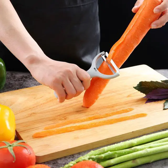 Alt view image 4 of 7 - Mainstays 3-Piece Peeler Set with Serrated, Straight, and Julienne Blades, Assorted Colors