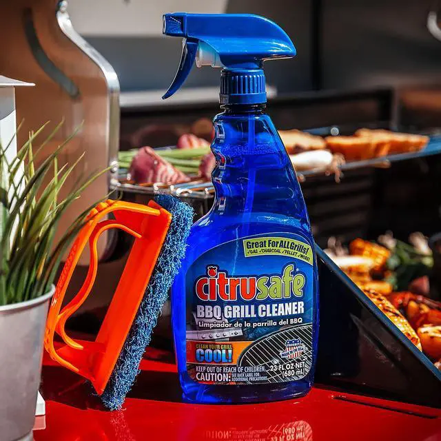 Alt view image 2 of 4 - Citrusafe BBQ Grill Scrubber with Handle and 3 Heavy Duty Blue Nylon Pads