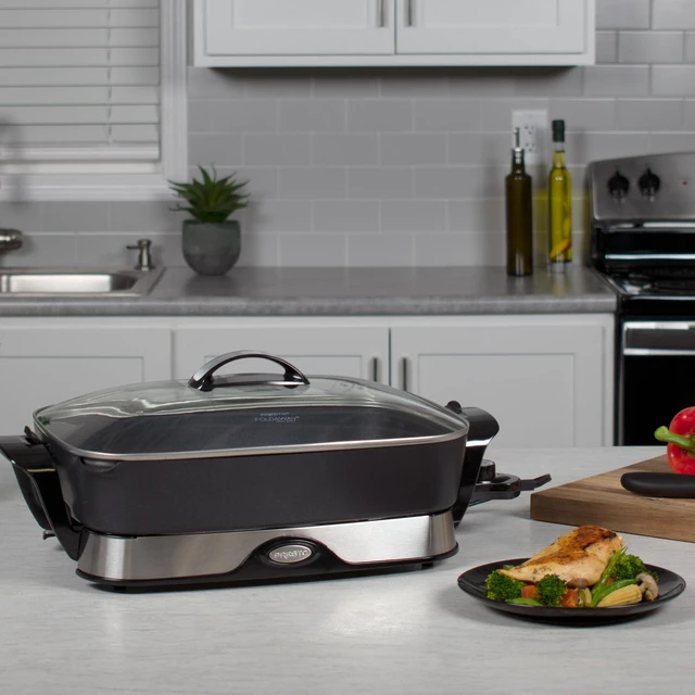 Alt view image 3 of 7 - 06857 16-Inch Electric Foldaway Skillet