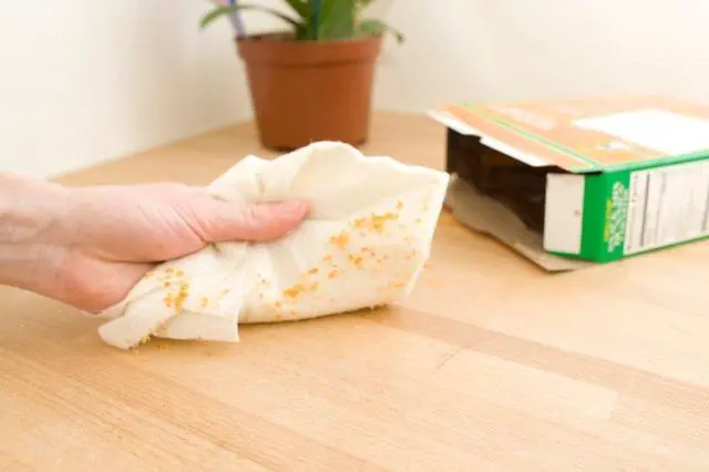Alt view image 2 of 5 - Bambooee Reusable Bamboo Towel - Single Roll, 20 Sheets