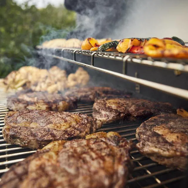Alt view image 2 of 6 - Weber Grill'n Spray 6oz