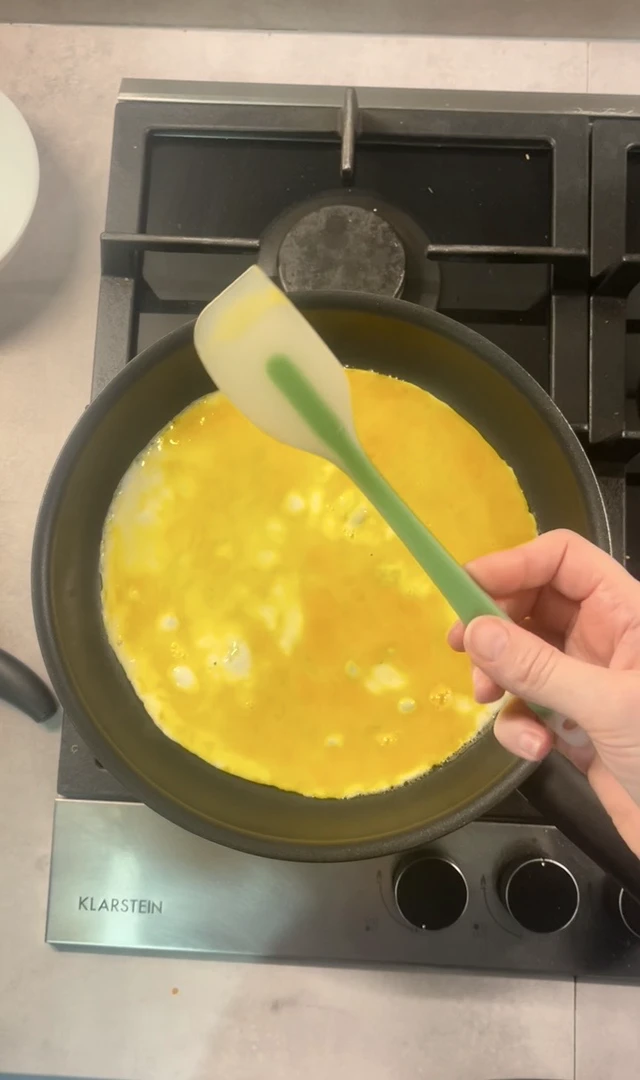 Alt view image 4 of 5 - Silicone Spatula Set of 4 - Heat Resistant Flexible Spatula 450F with Stainless Steel Core - Food Grade Premium Good Grip Kitchen Utensils - Seamless, Heavy Duty, BPA Free, Dishwasher Safe