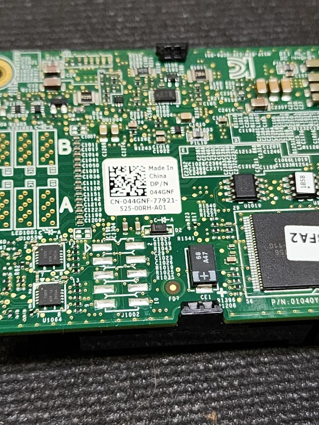 Alt view image 4 of 4 - Dell 44GNF PowerEdge H730 1GB Cache 12Gbp/s PCI-E External RAID Card 044GNF