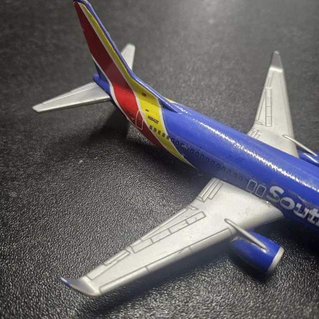 Alt view image 4 of 6 - Model Aircraft 20cm Fit For Southwest Airlines Boeing 737 B737 Airline Diecast Airplane Model With Wheels Collectible Gift Airplane TAPDRA Spare Part