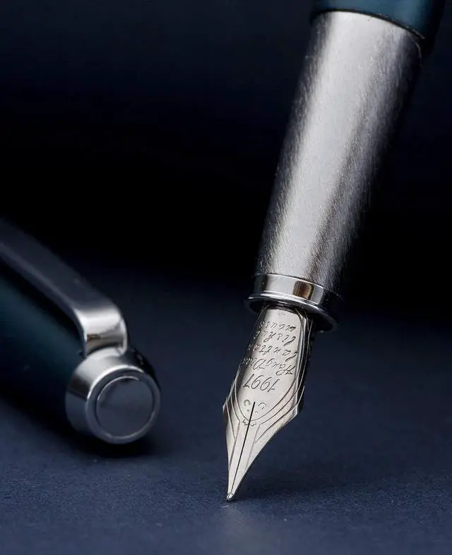 Alt view image 5 of 7 - 525 Purple Red Metal Fountain Pen, Extra Fine Nib Classic Pen Includes Metal Pen Case and Refillable Converter