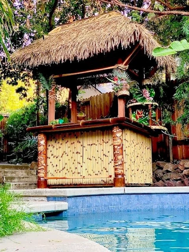 Alt view image 6 of 7 - Mexican Palm Thatch Roof Runner Roll for Eco-Friendly Duck Blind Grass Tiki Hut Palapa Roofing Tiki Bars 35 in H x 8 ft L