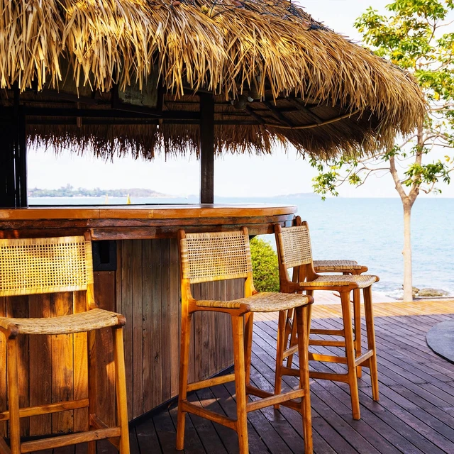 Alt view image 4 of 7 - Mexican Palm Thatch Roof Runner Roll for Eco-Friendly Duck Blind Grass Tiki Hut Palapa Roofing Tiki Bars 35 in H x 8 ft L