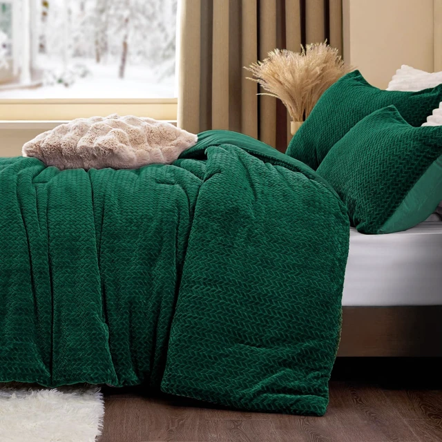 Main image of Fleece King Size Comforter Set Green, Fluffy Bed Set 3 Pieces | Ultra Soft& Warm, Fuzzy Cozy Leaves Pattern Faux Fur Comforter for All Season, Luxury Furry Velvet Bedding with 2 Pillowcases