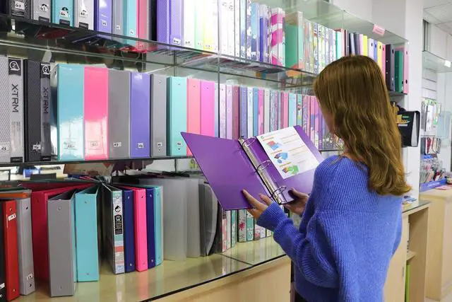 Alt view image 6 of 7 - 3 Ring Binders 2 Inch,Clear View Binder with 2 Pockets, Holds 450 Sheets 8.5x11 Inches Paper, Customizable Cover & Spine, Large Capacity Binders for Office, School, Home, Business