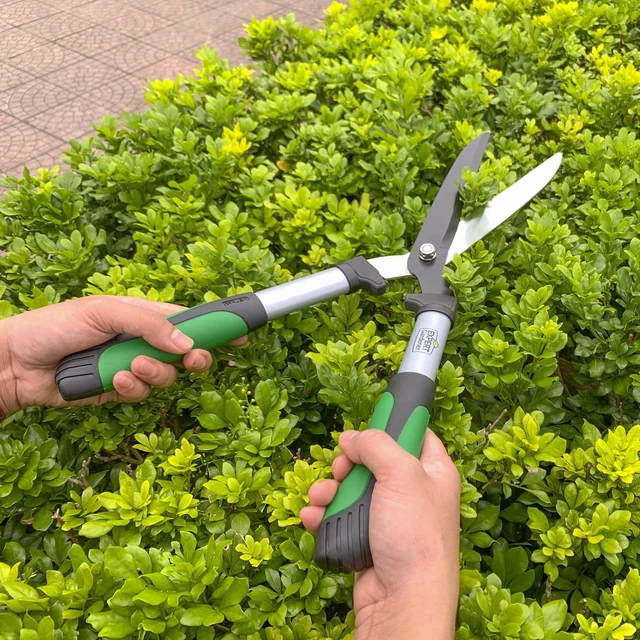 Alt view image 4 of 5 - Expert Gardener Hedge Shear 20 Inch, Green/Black