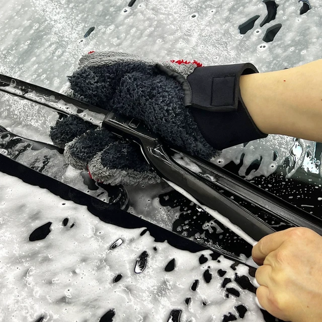 Alt view image 6 of 6 - Platinum Series 2-in-1 Microfiber Wheel Cleaning Glove Mitt