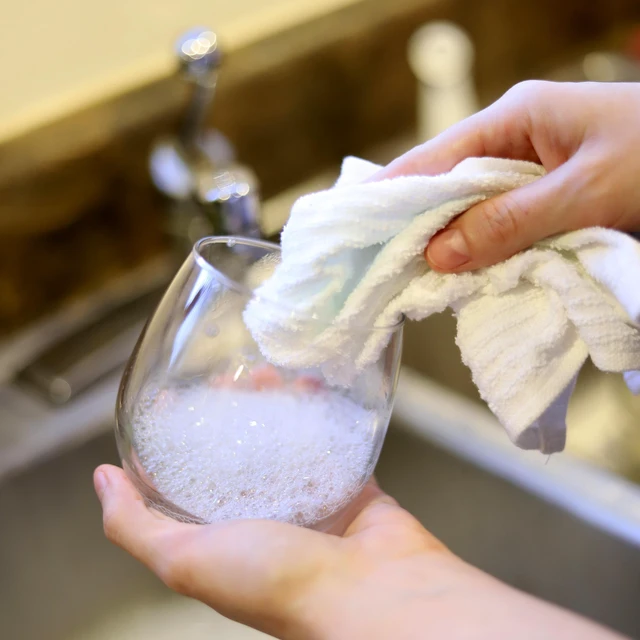 Alt view image 3 of 3 - Mainstays 18-Piece Kitchen Bar Mop Dishcloth Set, White