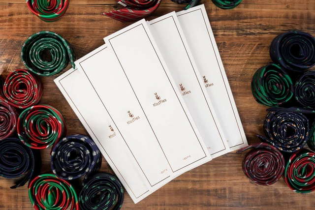 Alt view image 6 of 6 - Mens Green Solid Striped Necktie Classic Holiday Festive Tie + Gift Box