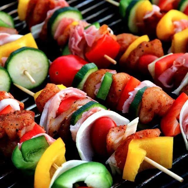 Alt view image 3 of 7 - DESIOLE Natural Bamboo Skewers, 100Pcs 6Inch BBQ Sticks for Appetiser, Fruit, Cocktail, Kabob, Chocolate Fountain, Grilling, Barbecue, Kitchen, Crafting, Gardening and Party
