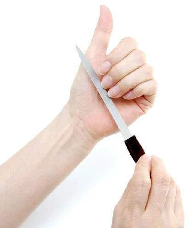 Alt view image 4 of 4 - Pinkee's (2 Pack) 6 inch Stainless Steel Metal Nail File for Fingernails, Toenails, Scraping, Strengthening, Finger Manicure File