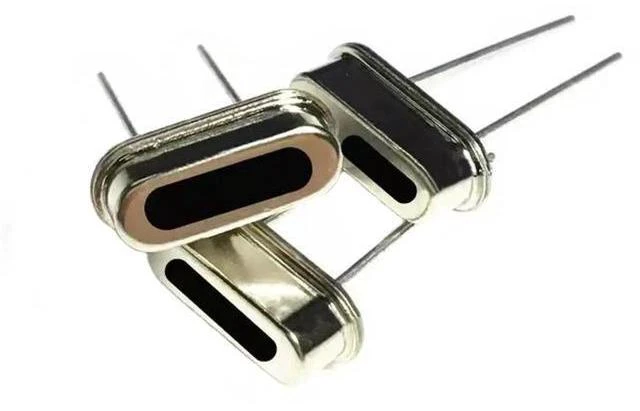 Alt view image 2 of 2 - 30PCS Passive crystal oscillator 11.0592 11.0592M Direct plug two-pin 11.0592MHZ HC-49S type