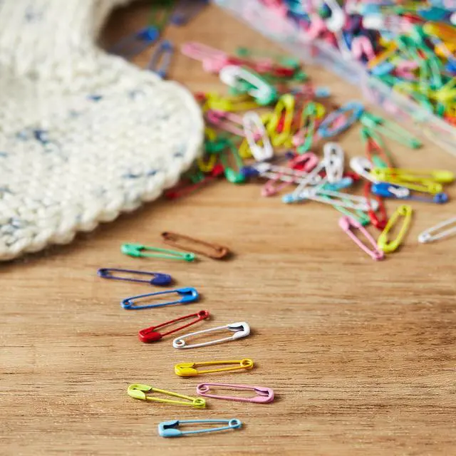 Alt view image 5 of 7 - 200PCS Safety Pins for Clothes 19mm Multicolored Safety Pins with Clear Storage Box - Premium Metal, Rust-Resistant, Ideal for Sewing, Crafting, and Organizing