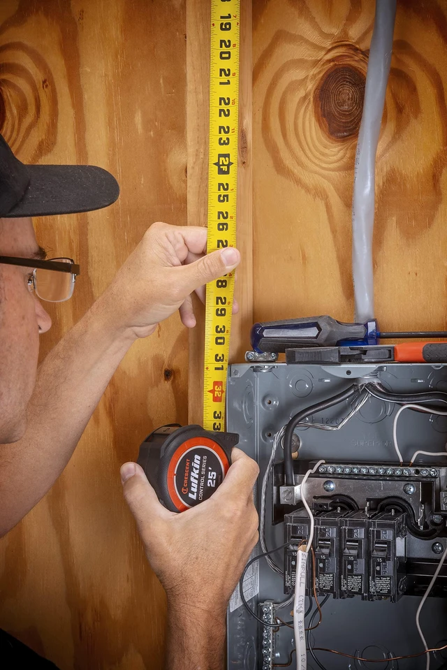 Alt view image 6 of 7 - Crescent 1-3/16" x 25' CONTROLTOUCH Tape Measure | L1025C-02